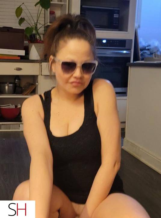 Escort Size 6 Winnipeg Image - 0