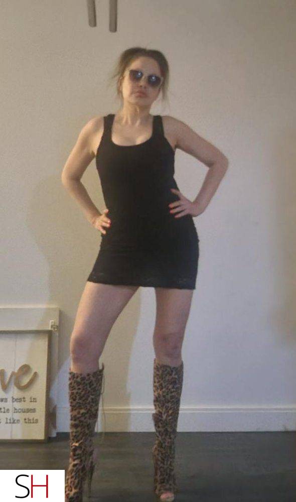 Escort Size 6 Winnipeg Image - 2