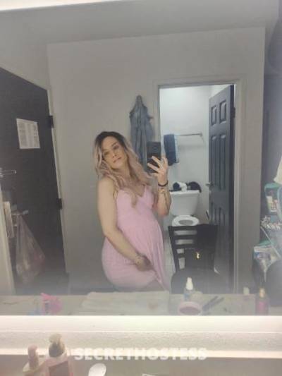 32 year old Escort in Memphis TN GUESS WHOZzZz B K BUT not 4long N hey THEY SAY PREGNANT 
