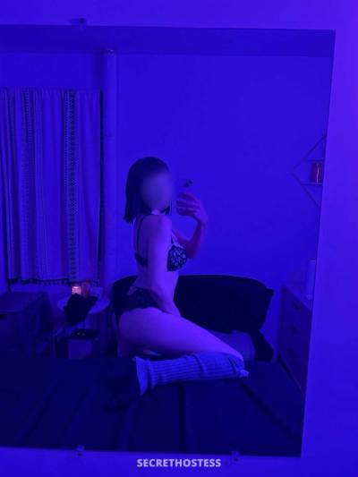 22 Year Old Egyptian Escort Manhattan NY Brown Hair Blue eyes - Image 2