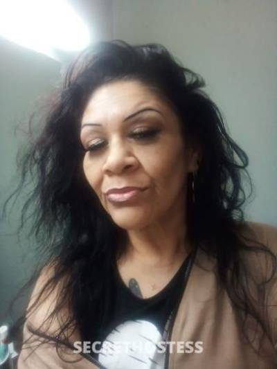 27 year old Latino Escort in Chicago IL Latina Looking to Get Wild