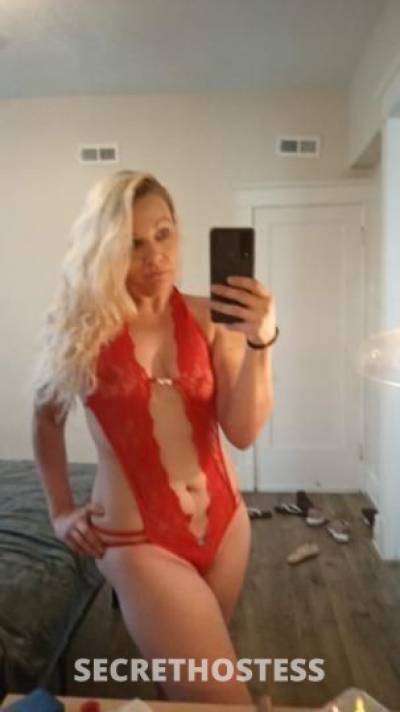 Its trixie outcall only tonight sexy hourglass figure tight  in St. Louis MO