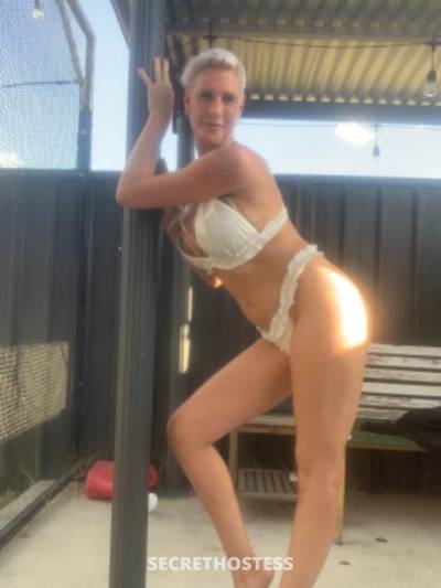 40Yrs Old Escort Size 12 174CM Tall Melbourne Image - 1