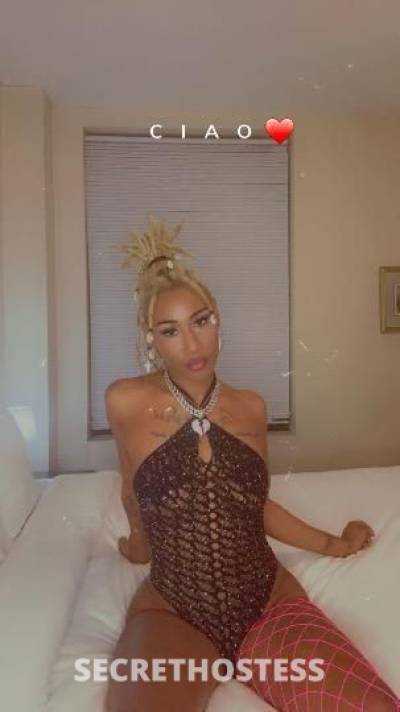 22 year old Escort in Staten Island NY Im home babes .. text first