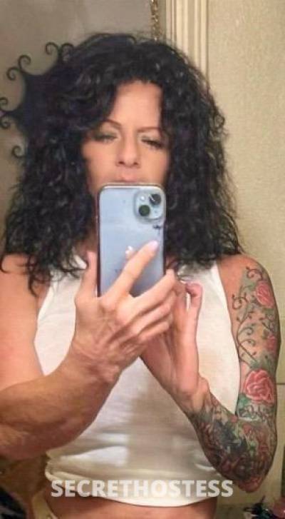 51 year old Escort in Norman OK I'm in norman all day and evening..please text