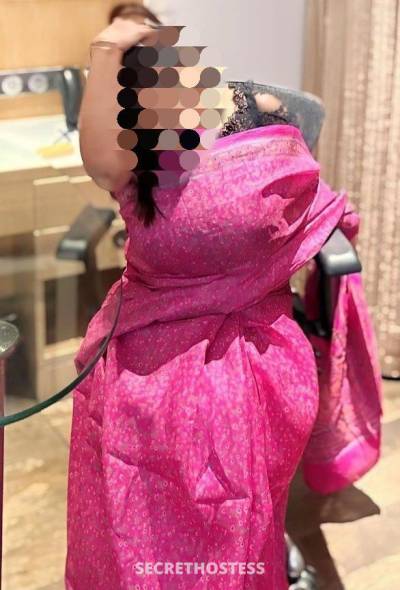 Shirin, escort in Osaka