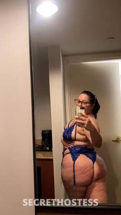 Open-minded thick brunette milf next door in Central Jersey NJ