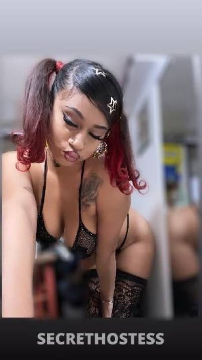 21 year old Latino Escort in Oakland CA .PETITE SEXY LATINA...AVAILABLE NOW... OUTCALL/CAR DATES