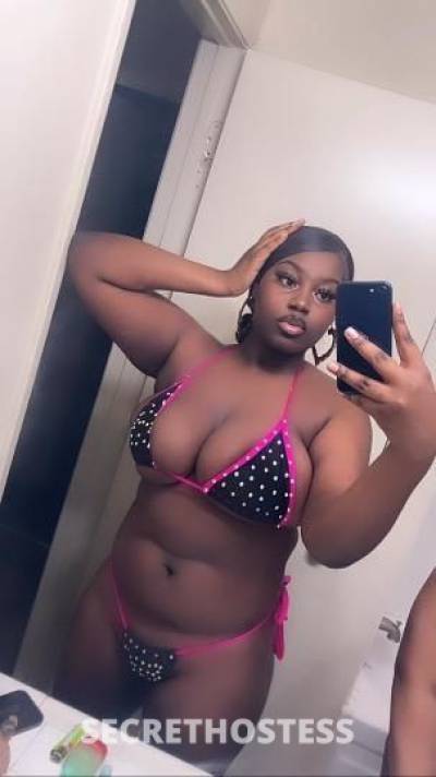 21 year old Escort in Visalia CA ..slim thick wet chocolate available now