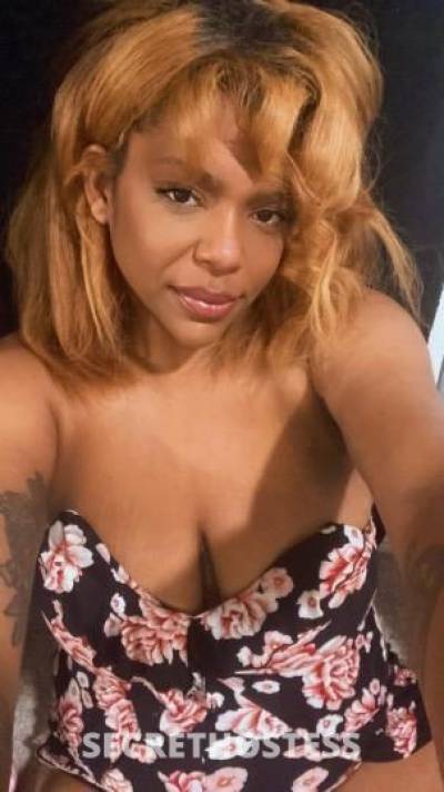 25 year old Escort in Charlotte NC Outcall . live shows .. 100% woman . selling pictures and 