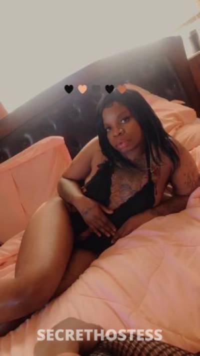 25 year old Escort in Cincinnati OH Fun Sized &amp; Tasty Like Candy