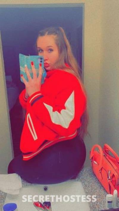 22 year old Escort in Cincinnati OH Its tuesdayyy!! a unique real snowflake!! come watch me melt