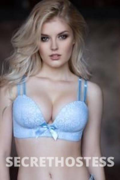 22 Year Old Chinese Escort Milan Blue eyes - Image 2