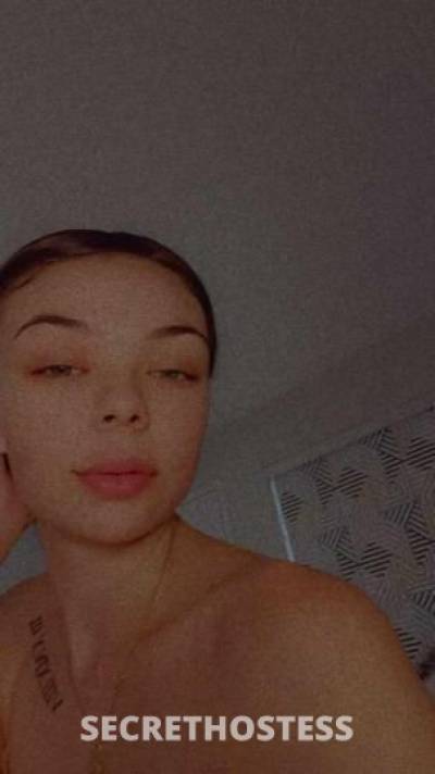 22 year old Escort in Stockton CA Snowbunny