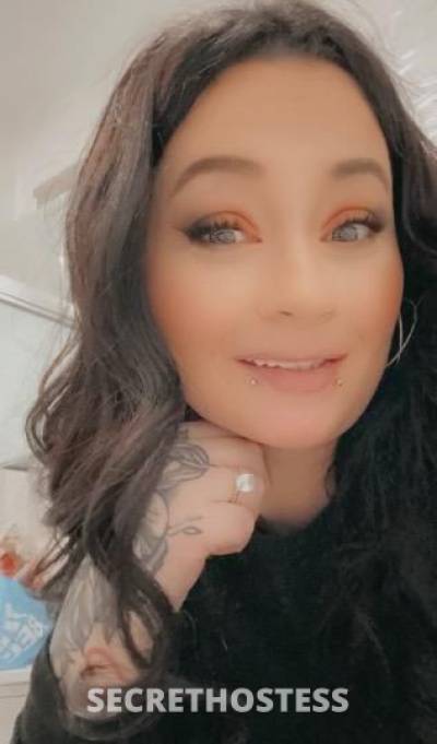 44 year old Escort in Fredericksburg VA Safe,Real hookups!No catfish! I do verify via snap! Selling 