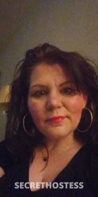 36 year old Escort in Edmonton .baby girl knows ,.what daddy wants ❤‍. ,text now