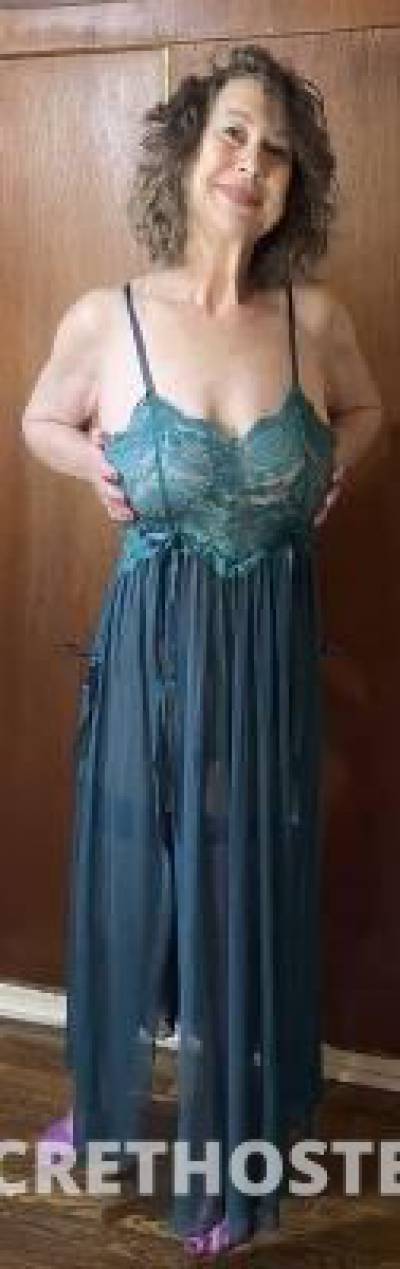 57 year old Escort in Saint Louis MO Mature and sexy! top 5% only fans content