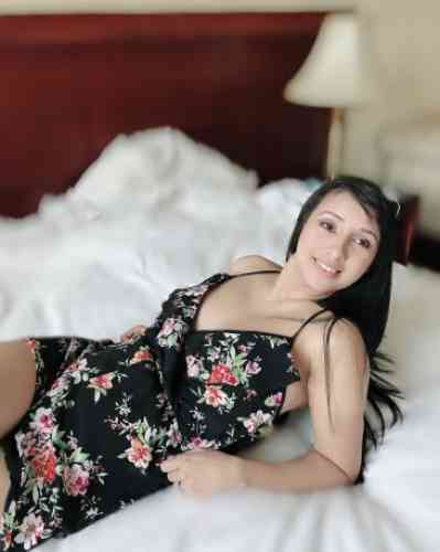 25Yrs Old Escort Size 10 62KG 165CM Tall Islamabad Image - 2