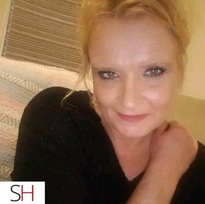 48 year old Caucasian Escort in Winnipeg Text only Karla escorting