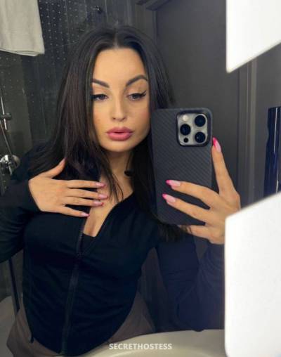 Vicky, escort in Dubai