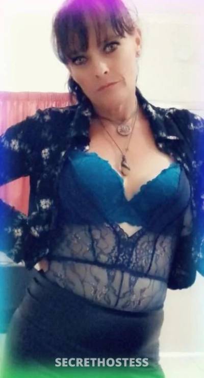 44 year old Escort in Townsville Special 200 for an hr of free play on me prepaid only 