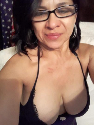 57Yrs Old Escort 56KG 5CM Tall Ruby sexy babe Image - 1