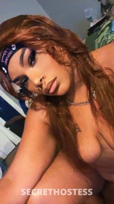 21 year old Escort in Tacoma WA New coming thick curvy island-girl .... incalls specials