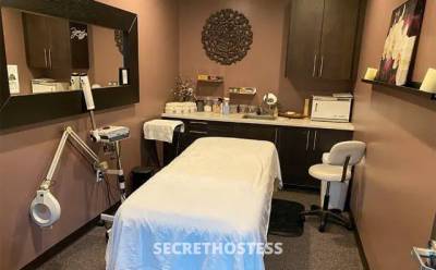 26 year old European Escort in St. Cloud MN xxxx-xxx-xxx Hey baby . I live alone in my home. You can 