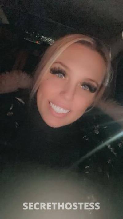 25 year old Escort in Reading PA Incall &amp; Duos!! Blonde Bombshell In Town For A Few 