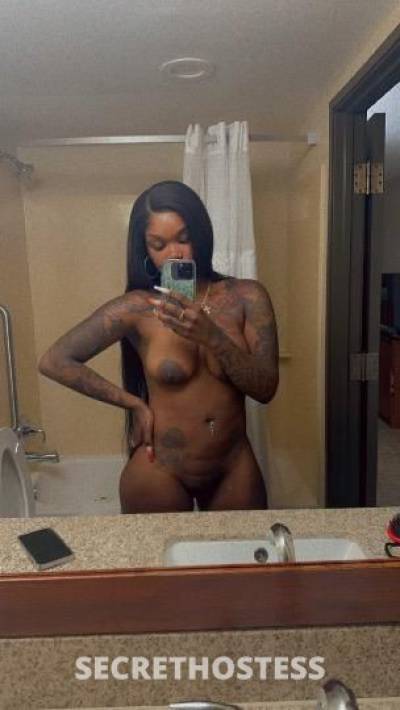 29 year old Escort in Monroe LA Last night here....snapchat is queen_jabree.the real naomi