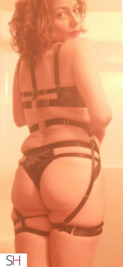 32 Year Old Middle Eastern Escort Winnipeg Brown Hair Brown eyes - Image 4