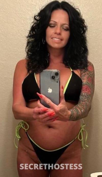 51 year old Escort in Oklahoma City OK I'm in okc for a few days..please text