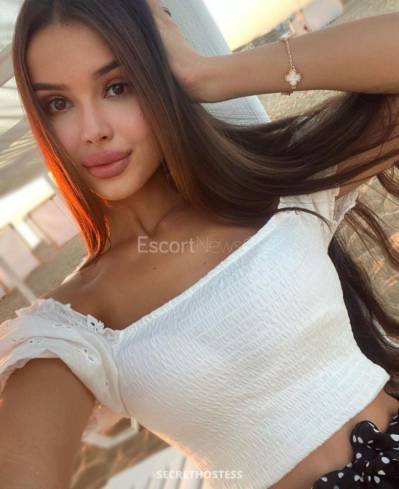 20 Year Old European Escort Dubai Brunette - Image 2