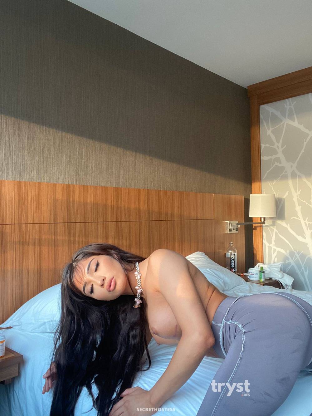 18Yrs Old Escort Size 6 Chicago IL Image - 1