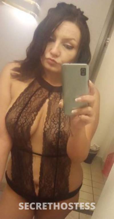 brunette bombshell seeking generous professional gentleman  in Tucson AZ