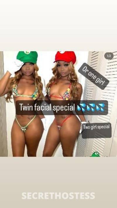 twins!!big asss.big titties,blowjob,.tcumshot..2 girls or 1 in Bronx NY