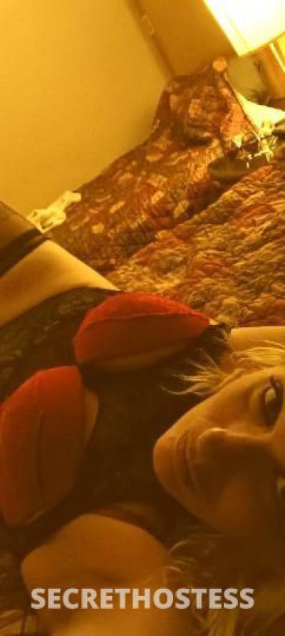 38 year old Escort in Springfield IL Can you handle the Throat of the Goat
