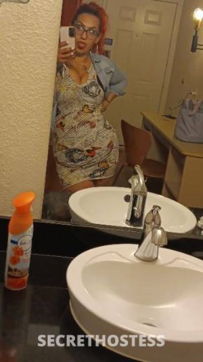 28 year old Filipino Escort in Reno NV On the hunt for party supplies also its my bday month which 