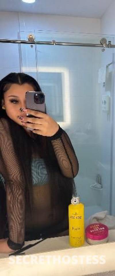 19 year old Escort in Buffalo NY THROAT GOAT.. let me take you to pleasure island.. cum take 