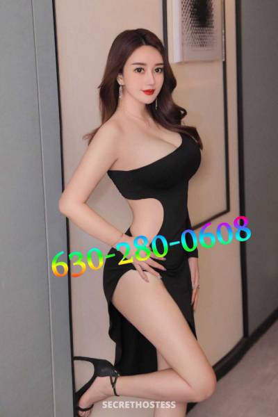 25 Year Old Asian Escort Chicago IL - Image 4