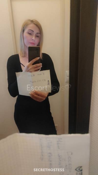 30 Year Old European Escort Berlin - Image 5