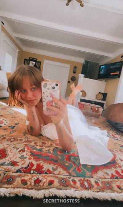 27 year old Escort in St. Louis MO Massage therapist