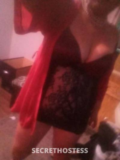 ..daddys lil slut hot horney in Edmonton