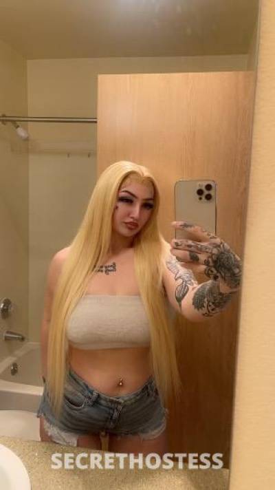 blonde sexy bombshell ready to give u the royal treatment in Tacoma WA