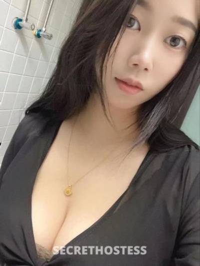 Beautiful Petite enchanting Asian Stunning Girl in Richmond VA