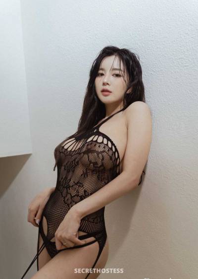 23 Year Old Asian Escort Chicago IL - Image 4