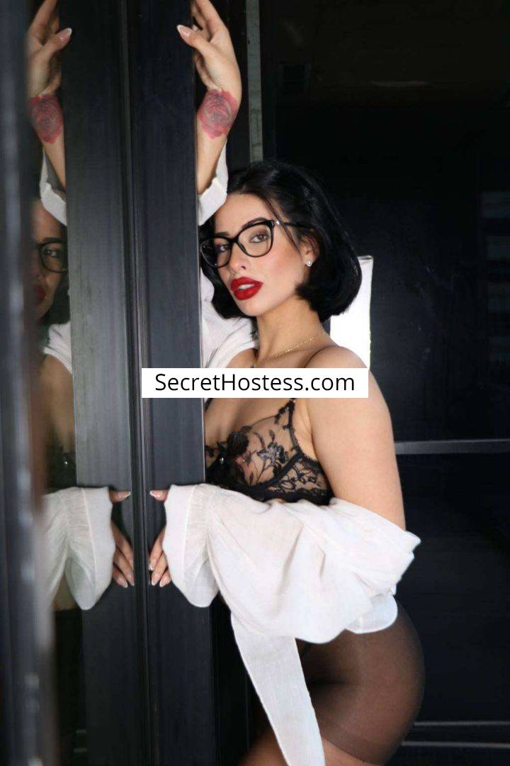 Rubis Luxury 26Yrs Old Escort Size 8 54KG 164CM Tall independent escort girl in: Montreal Image - 6