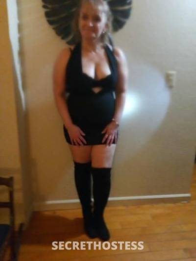 fun woman looking for generous man in Portland OR