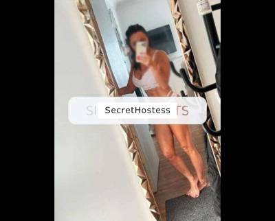 Seductive and sporty woman seeking to satisfy your desires  in Swansea