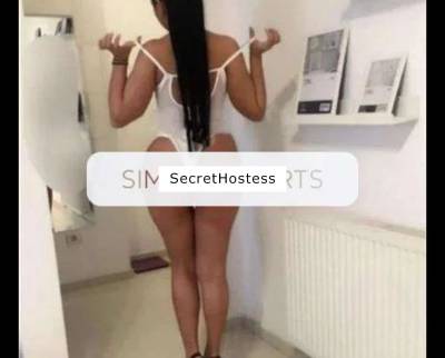 25 year old Escort in Camberley Maya's party had some amazing pictures